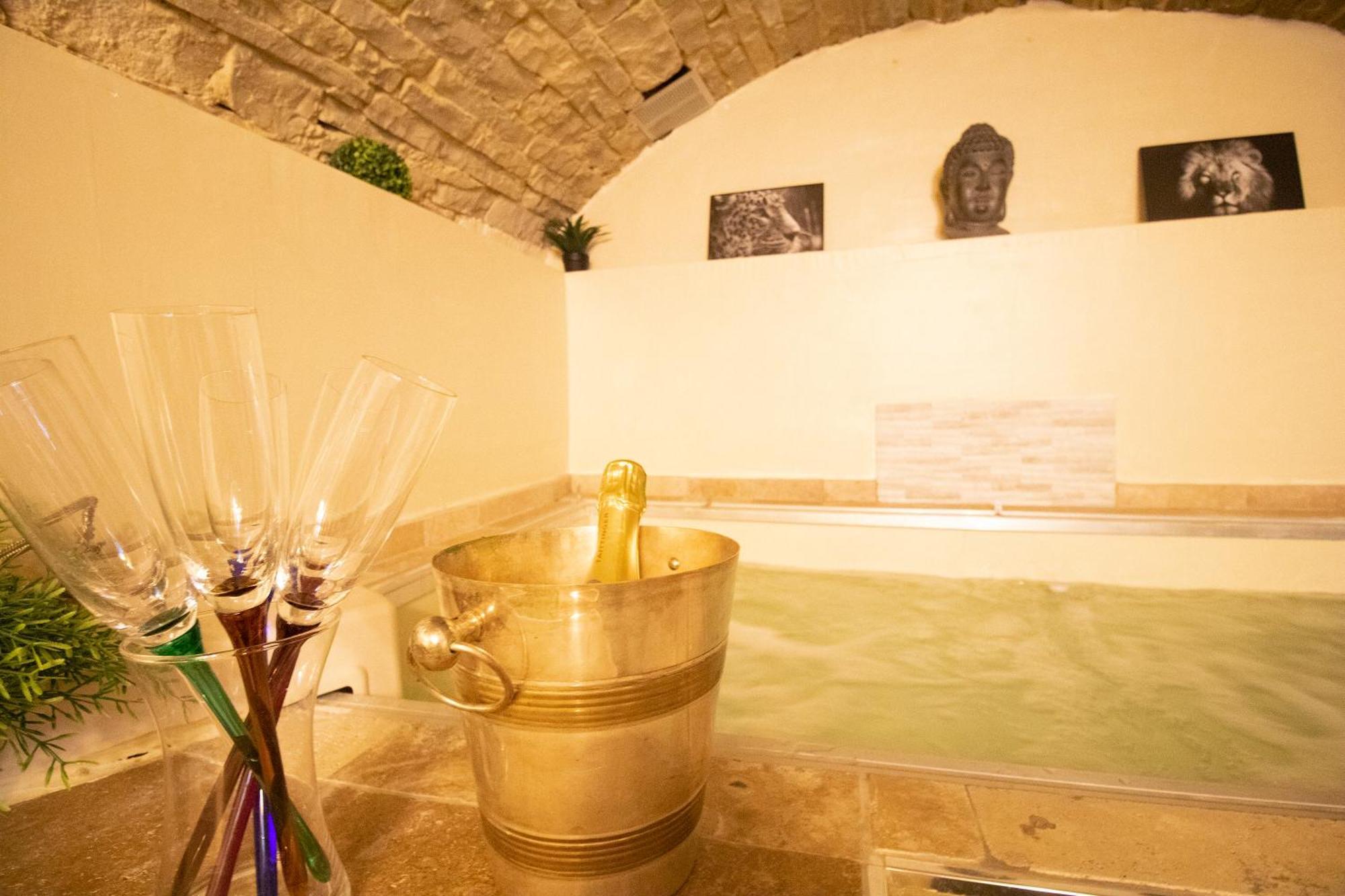 Suite Lovespa Coligny ภายนอก รูปภาพ