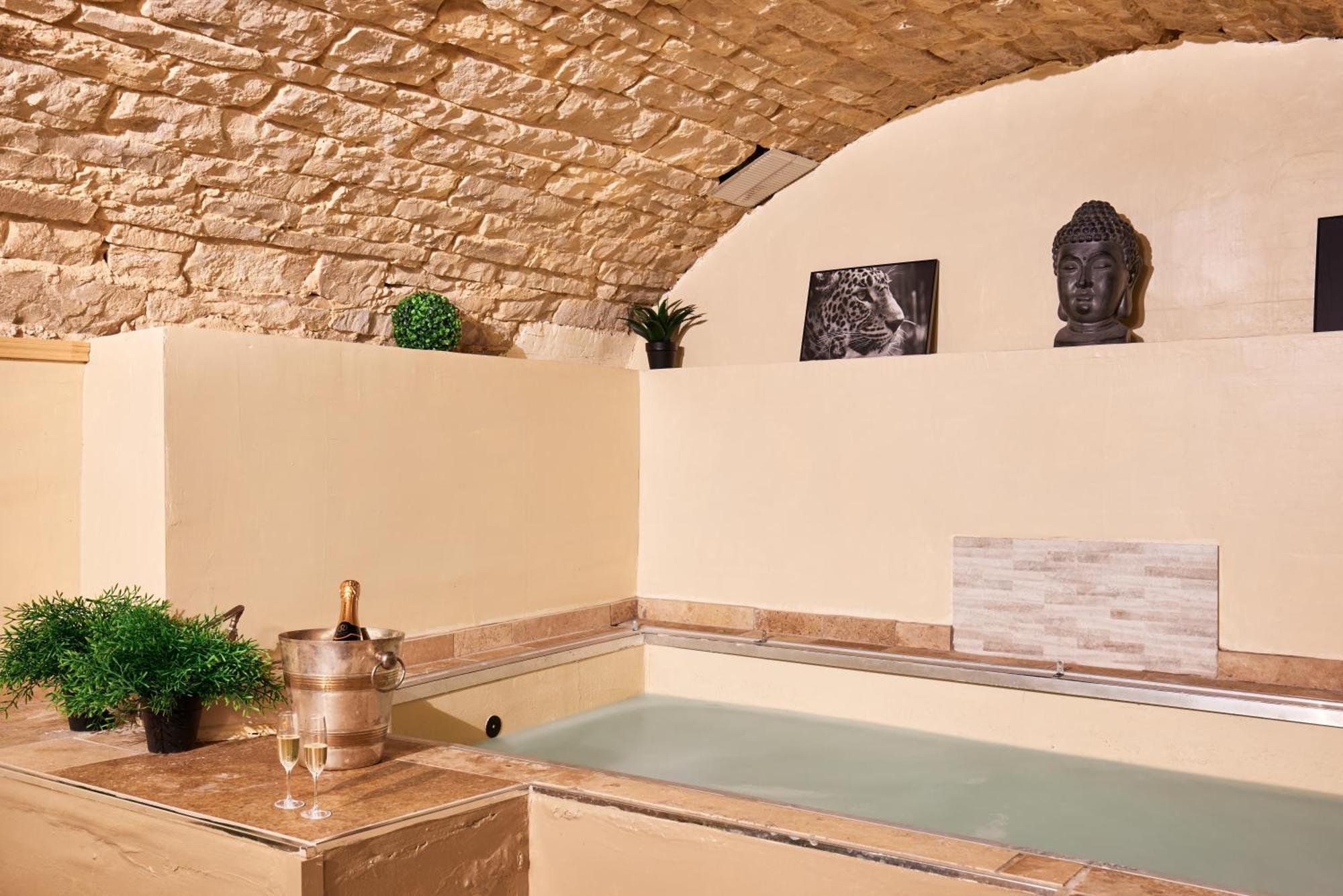 Suite Lovespa Coligny ภายนอก รูปภาพ
